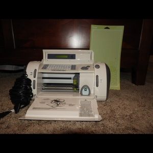 Cricut paper cutting machine